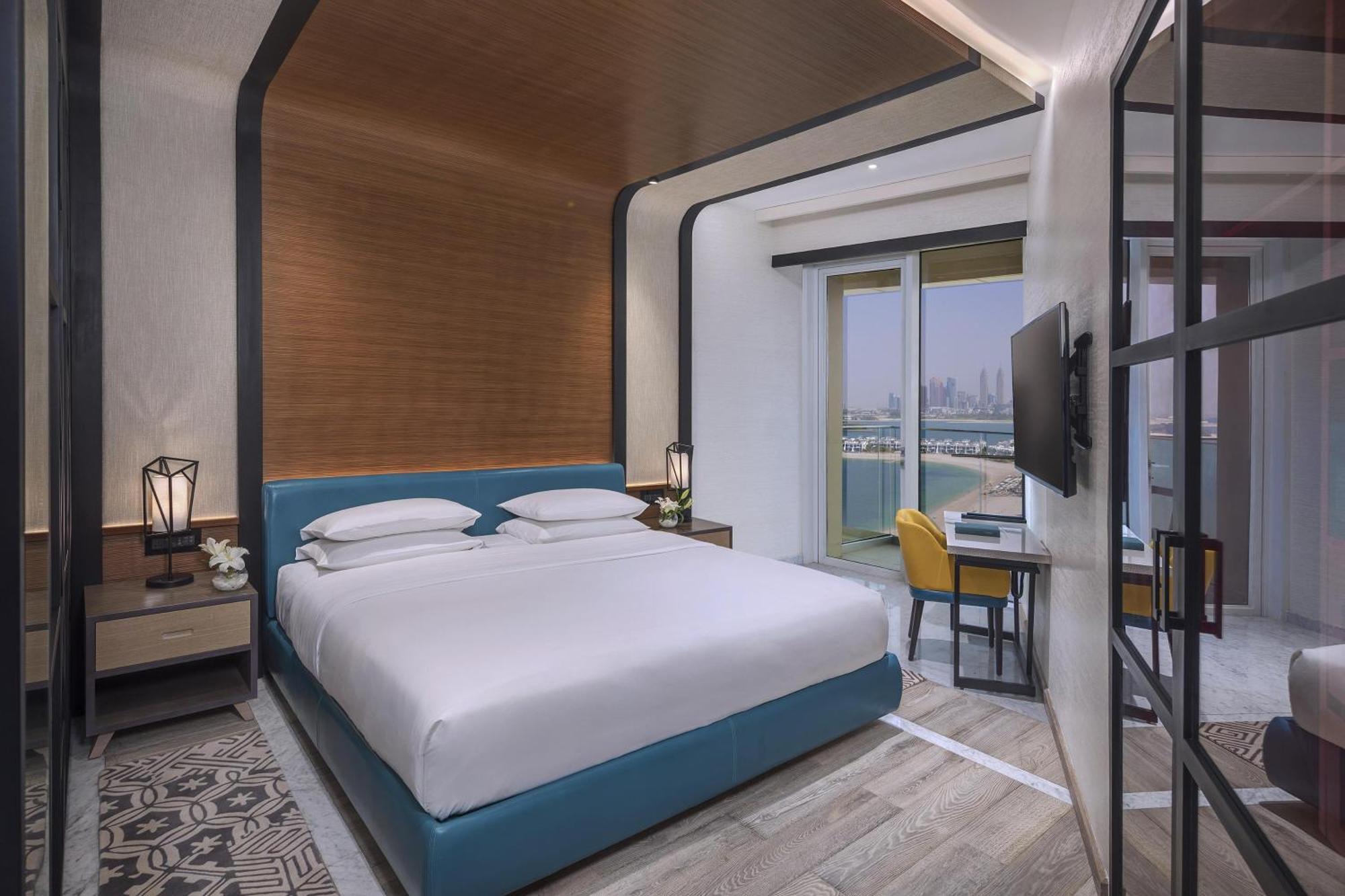 Junior Suite with Balcony – 20% off Food and Beverage (Summer 2026), Palm Jumeirah Mall Access,1698412995:JPEG